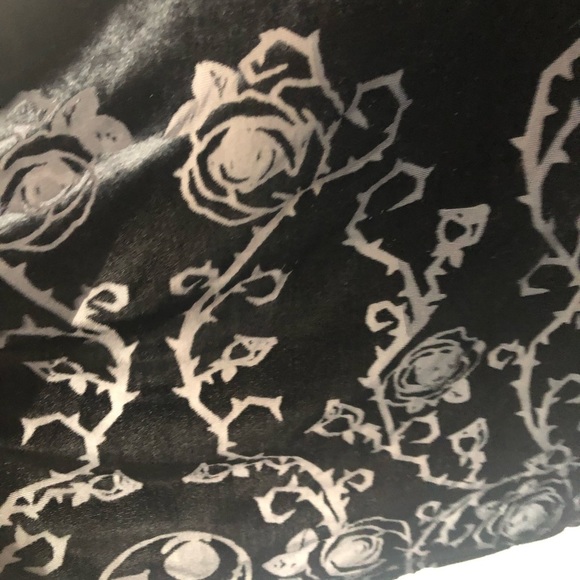 Disney Women’s Long Velour Cardigan No Buttons Kimono Sleeve Cut Out - Picture 7 of 7